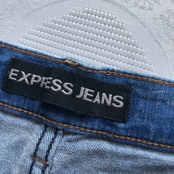 Express Jeans Women’s Size 8 Jeans Denim Shorts Embroidered Casual Regular-Fit - Picture 6 of 16